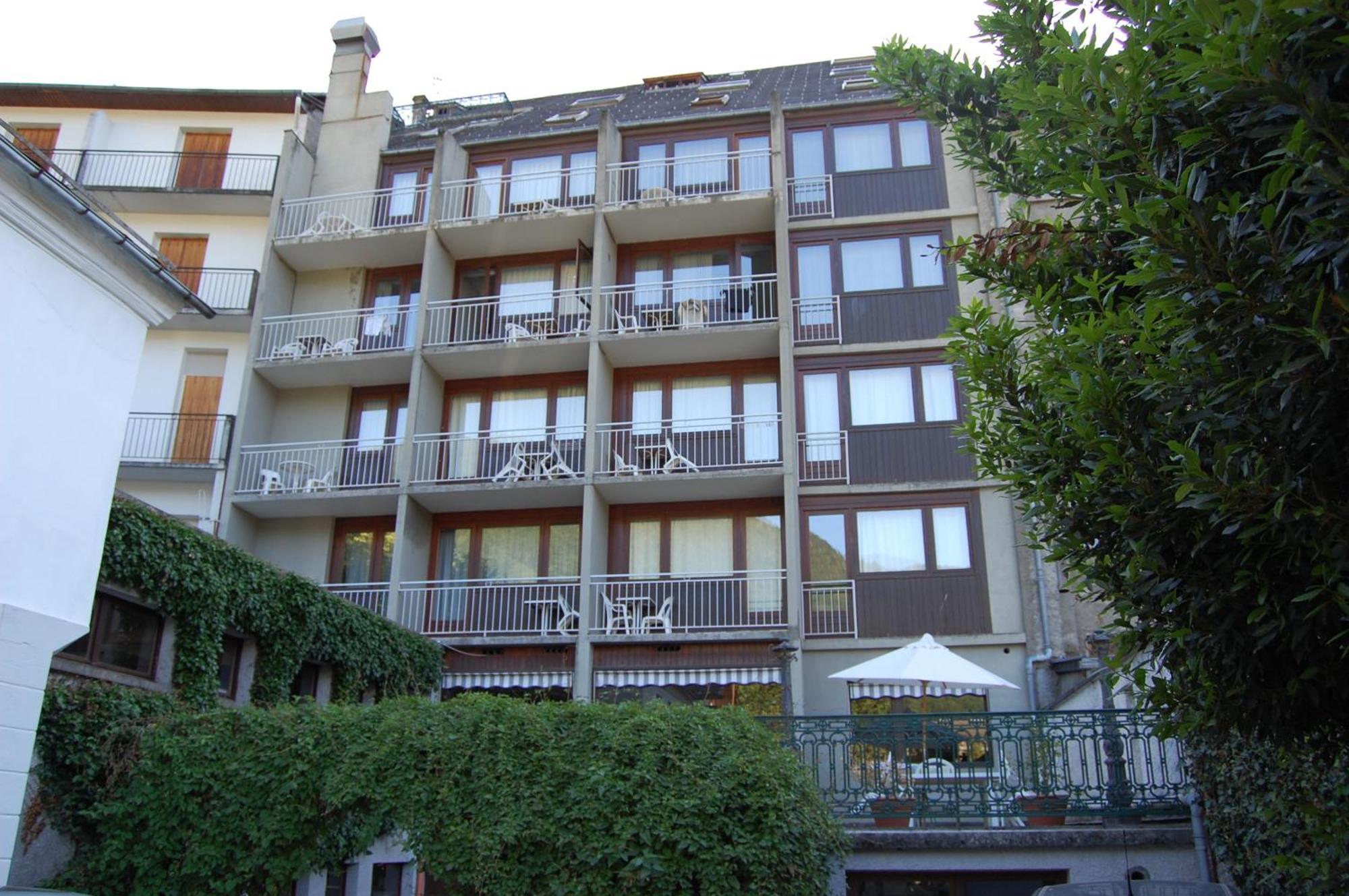 Hotel De Paris Bagnères-de-Luchon الغرفة الصورة